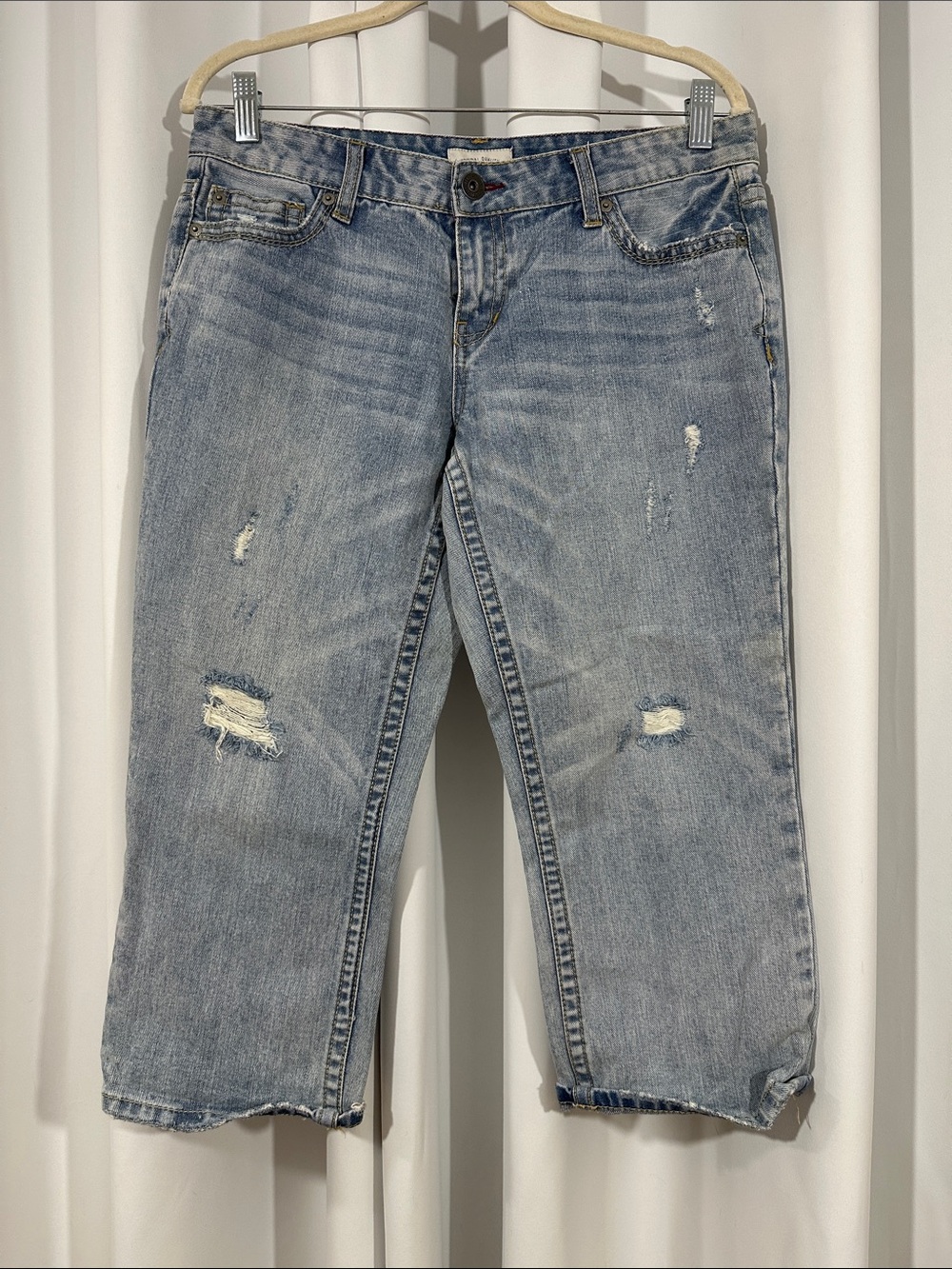Aeropostale Distressed Bermuda Shorts Size 9/10 Light Wash Denim